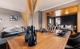 Apartment Fuer Bis Zu 6 Personen Mit Terrasse Und Klima